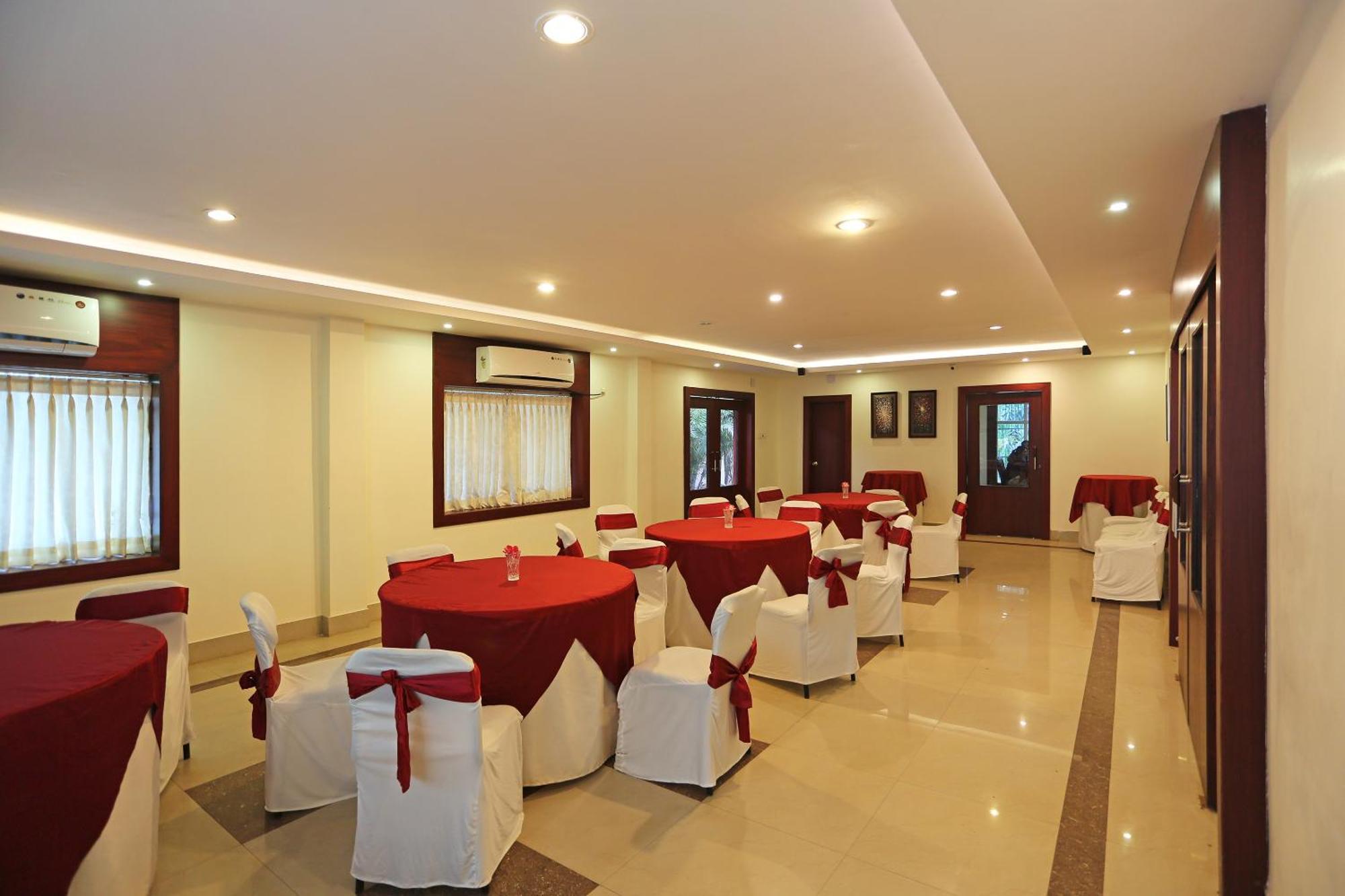בובנשוואר Oyo Stellar Resort מראה חיצוני תמונה