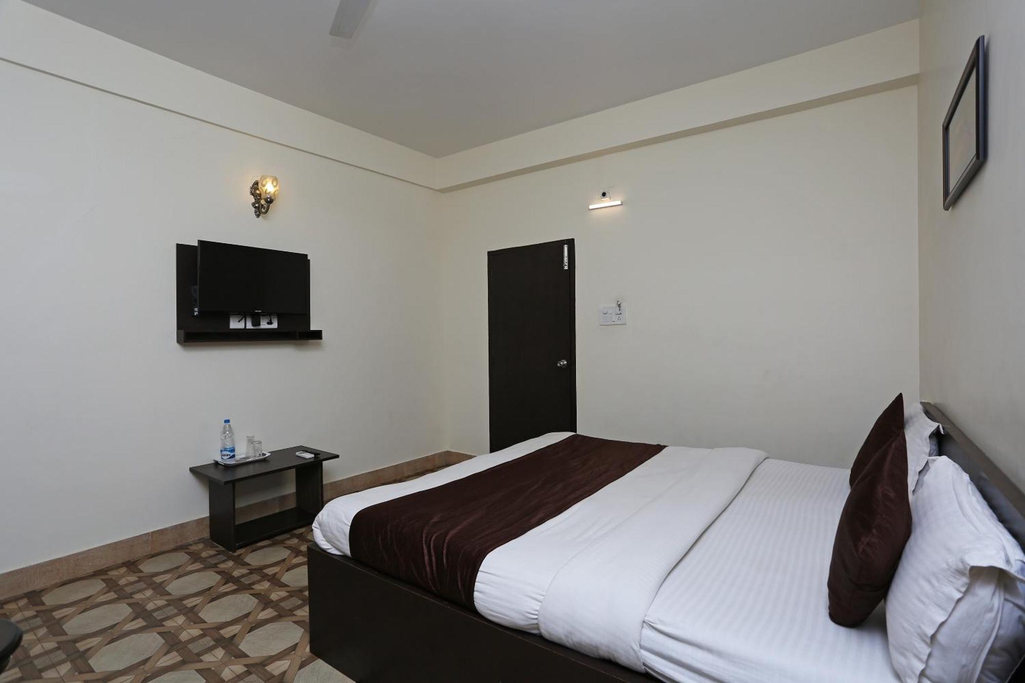 בובנשוואר Oyo Stellar Resort מראה חיצוני תמונה