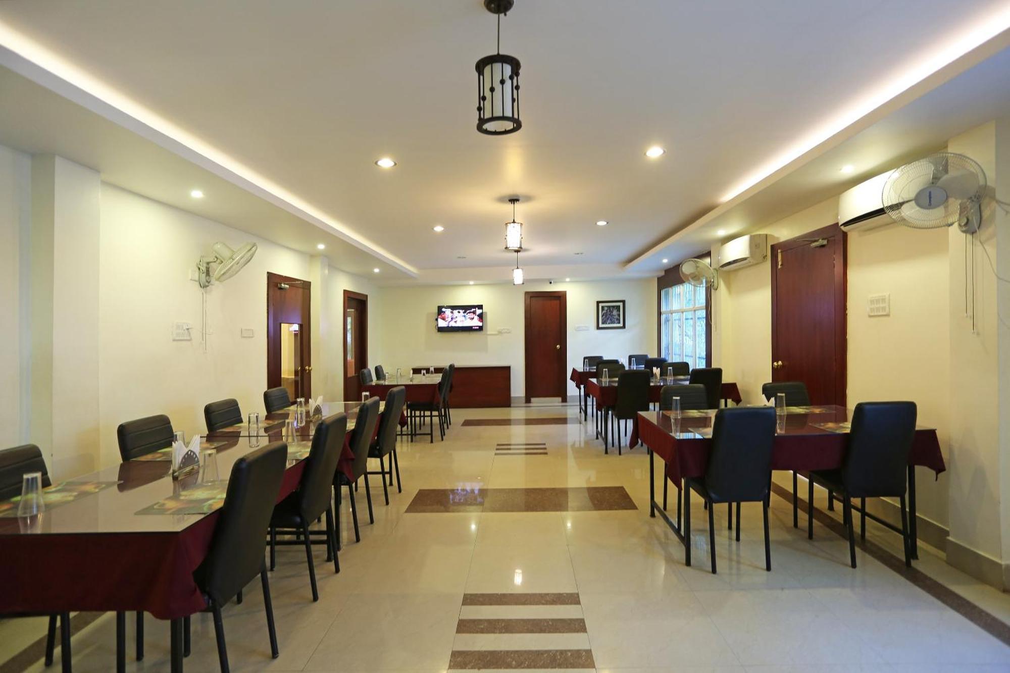 בובנשוואר Oyo Stellar Resort מראה חיצוני תמונה